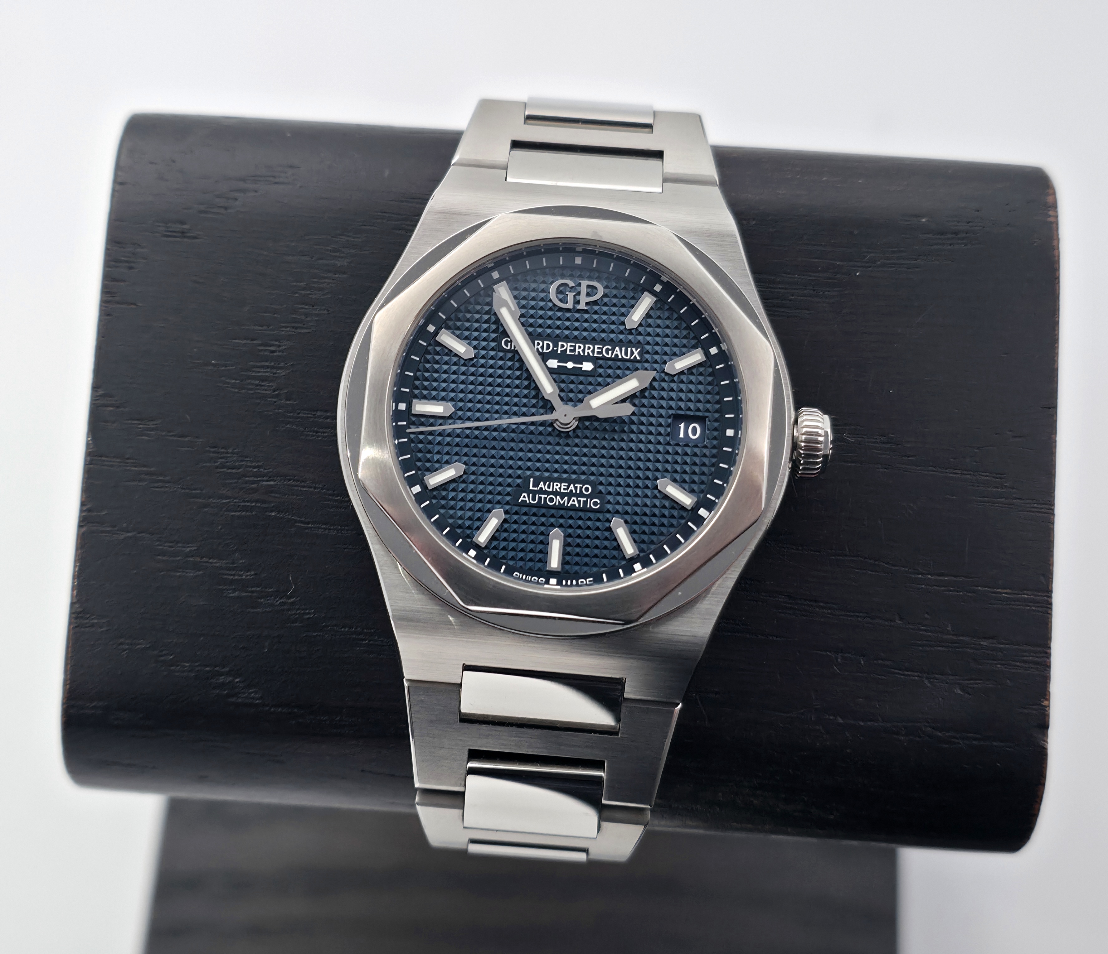 Girard Perregaux Laureato 38mm Midnight Blue (06/2025)