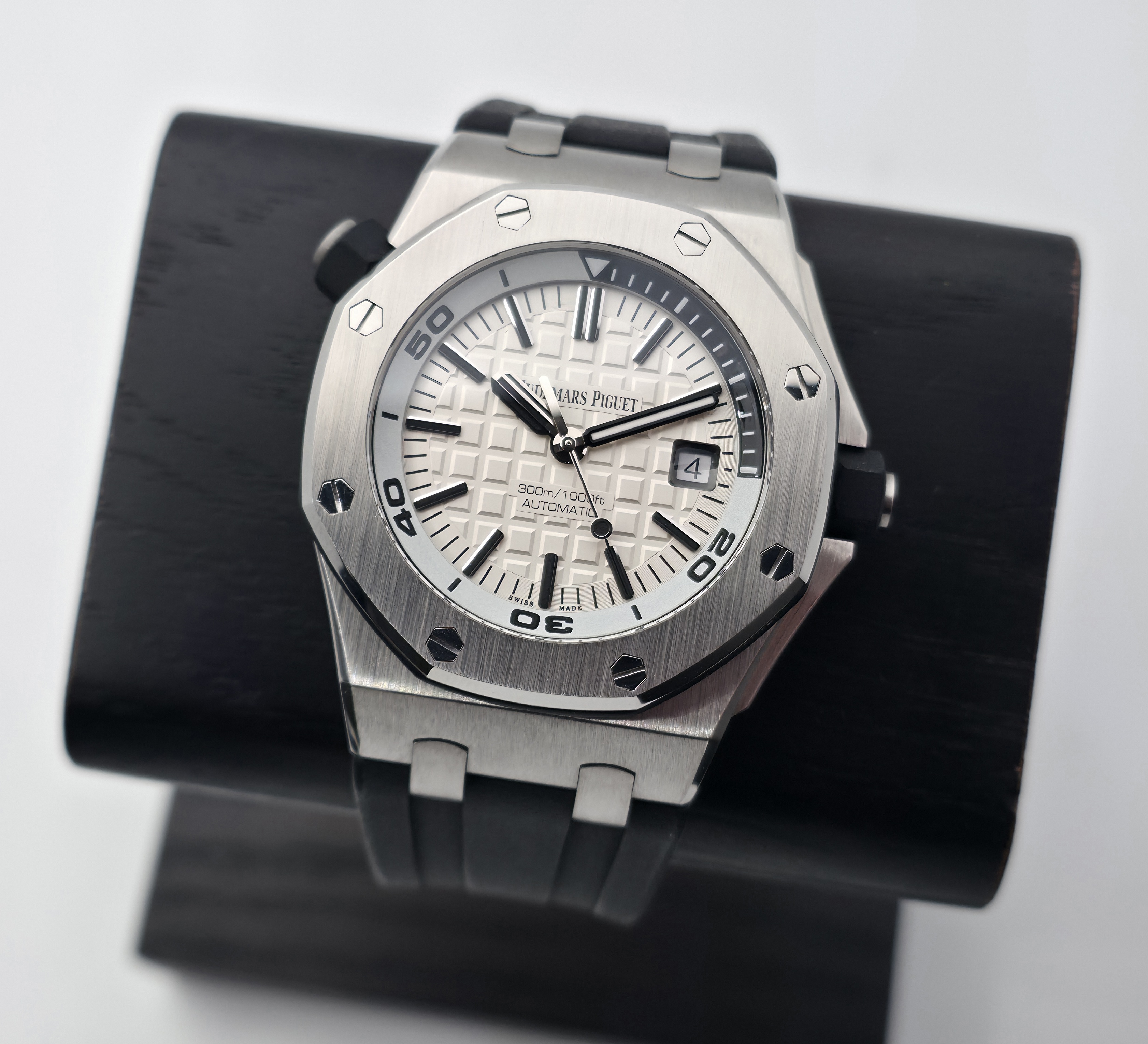Audemars Piguet Royal Oak Offshore Diver 42mm (05/2016)