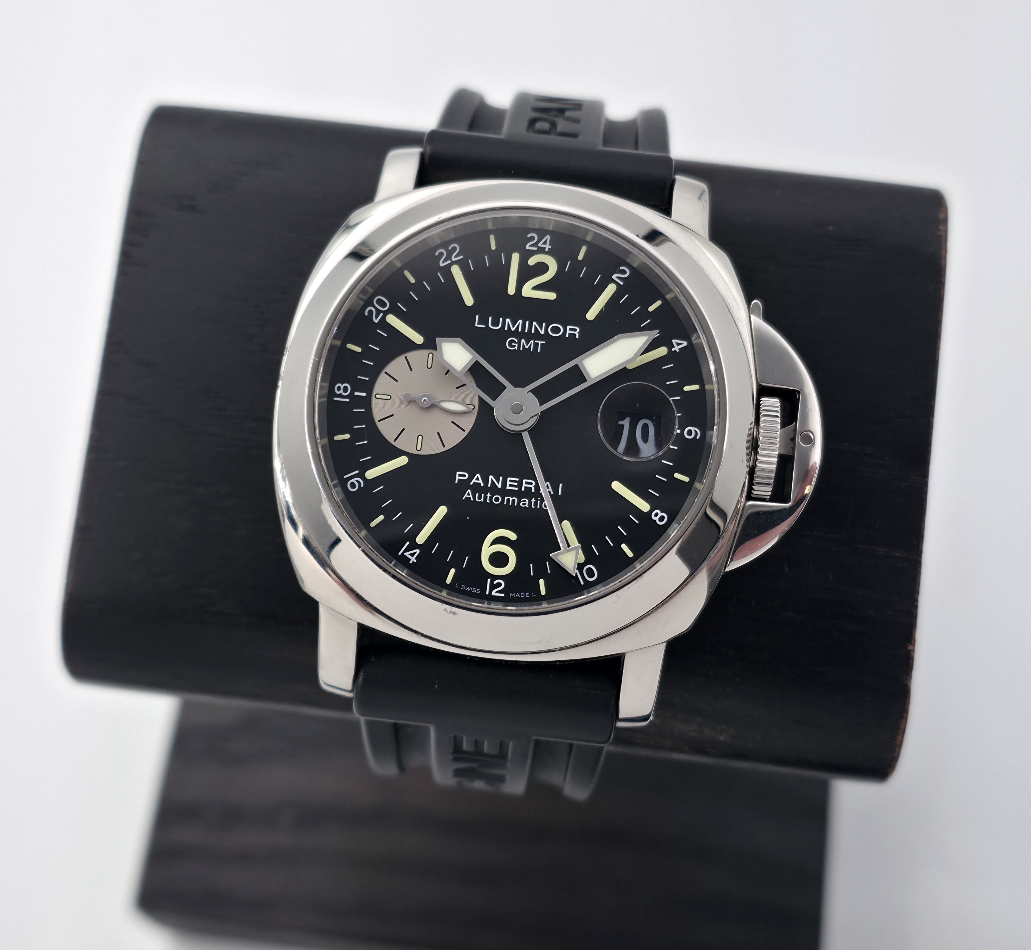 Panerai Luminor 44 GMT, PAM00088 (2003, Huollettu 10/2023)