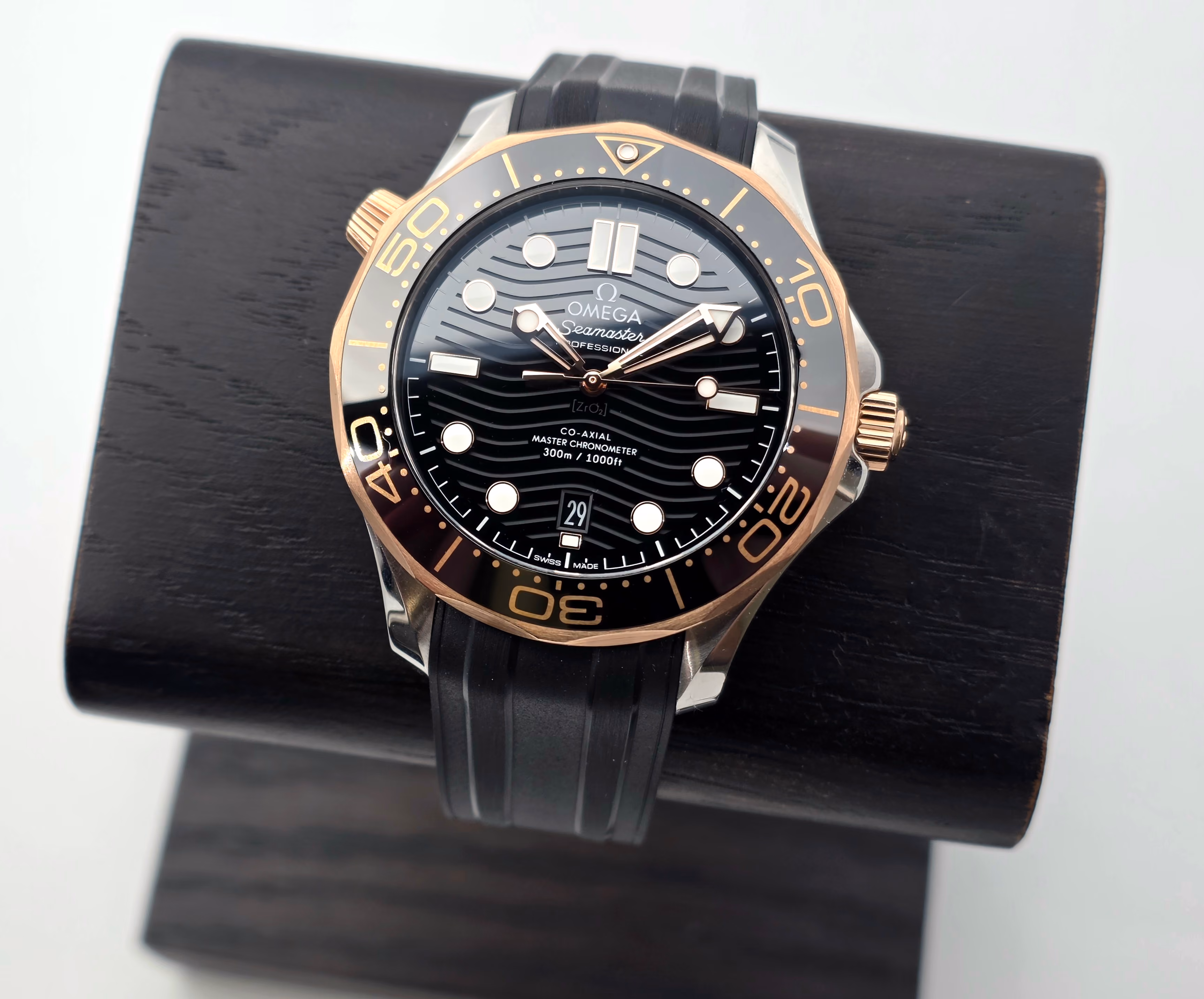 Omega Seamaster Diver 300M 42mm Steel/Sedna Gold (06/2022)