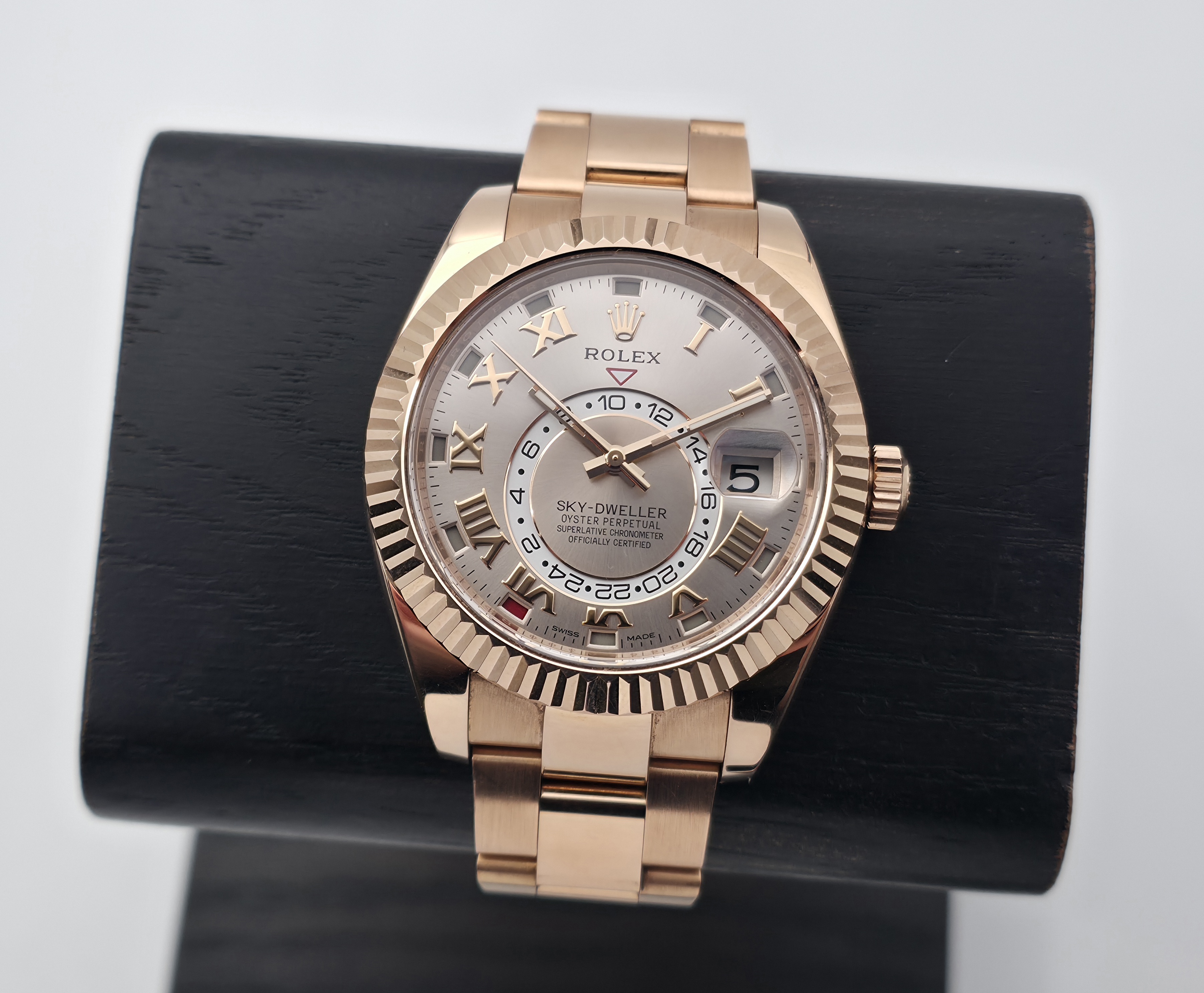 Rolex Sky-Dweller 42mm, 18ct Everose Gold (01/2015)