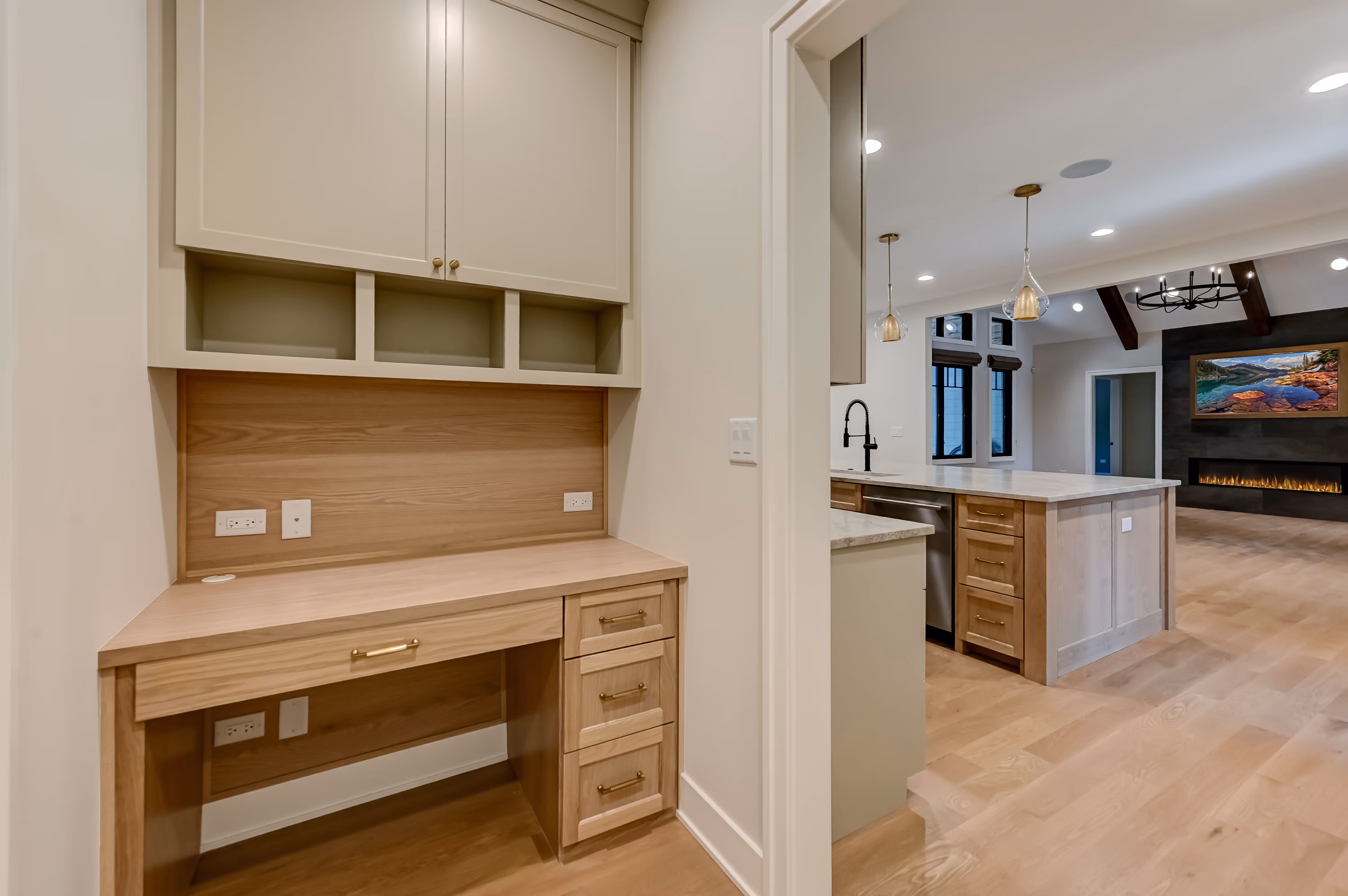 la-grange-highlands-custom-home-24