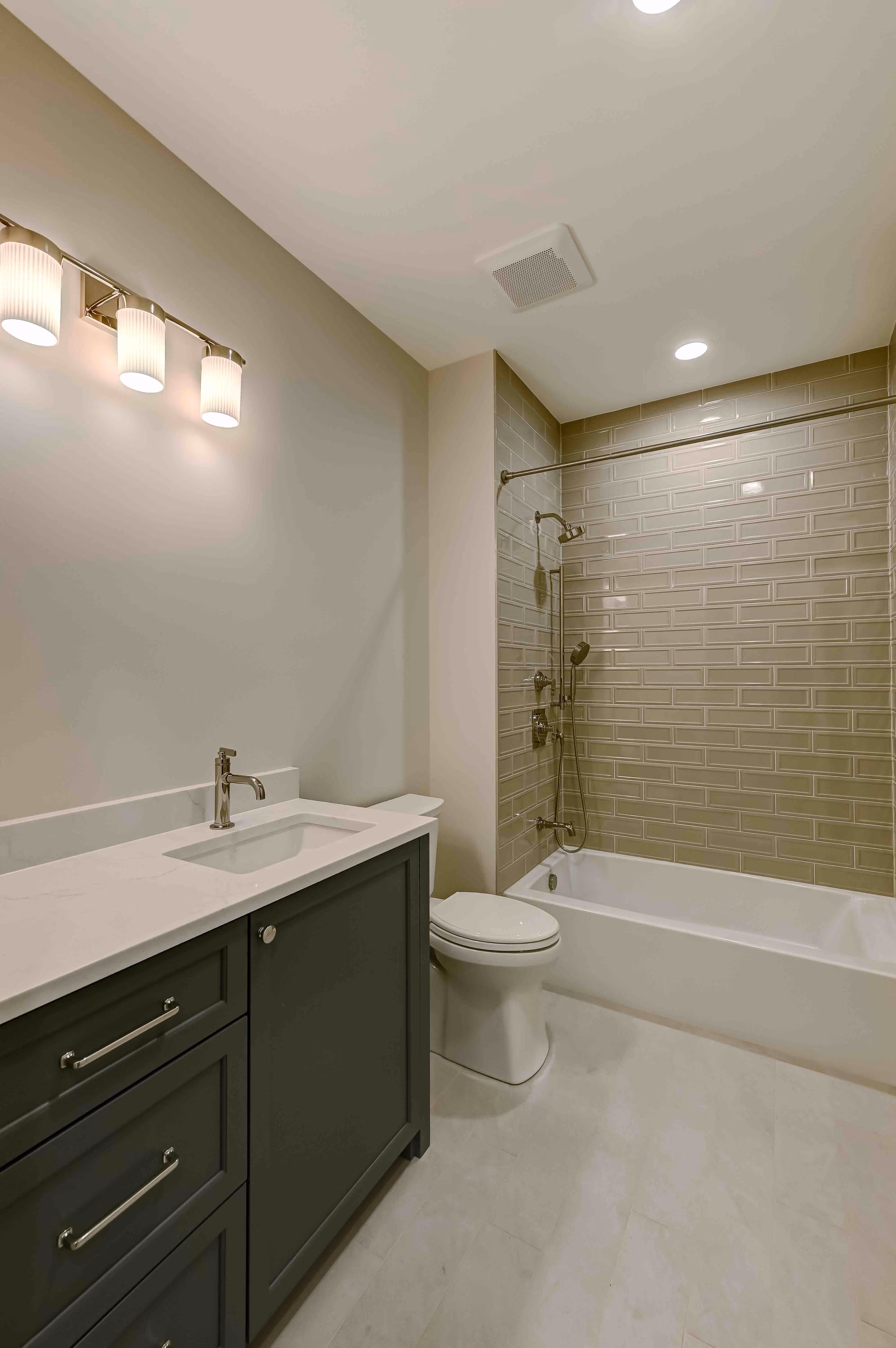 la-grange-highlands-custom-home-32