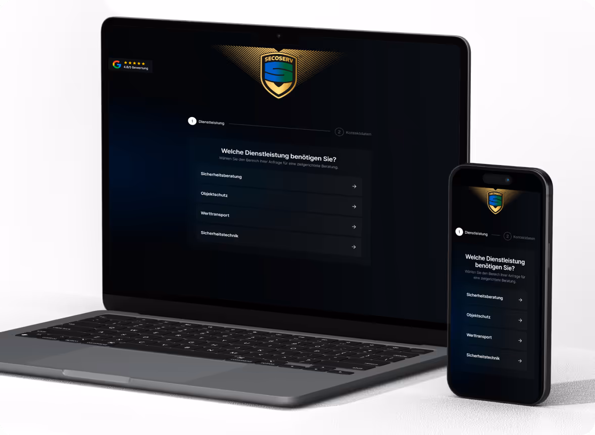 Laptop und Smartphone zeigen ein Auswahlmenü für Sicherheitsdienstleistungen wie Sicherheitsberatung, Objektschutz, Werttransport und Sicherheitstechnik auf dunklem Hintergrund.