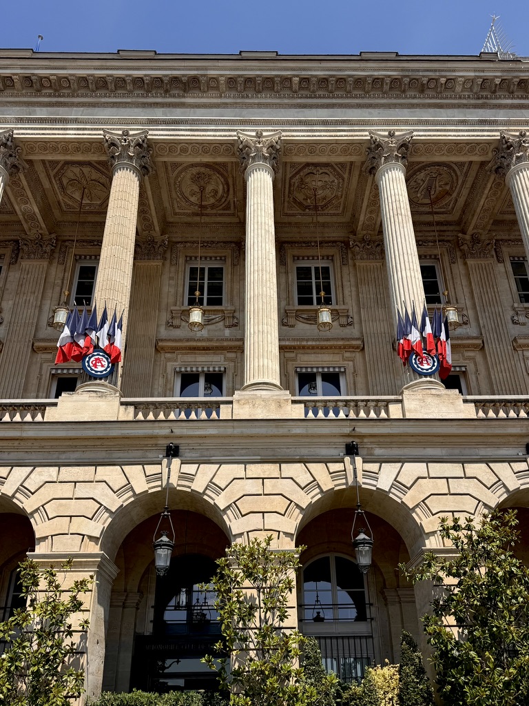 Façade à colonnes de l’Automobile Club de France