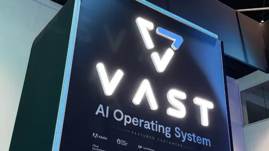 Logo und Stand des VAST Data AI Operating System anlässlich seiner Integration in die Google Cloud-Infrastruktur