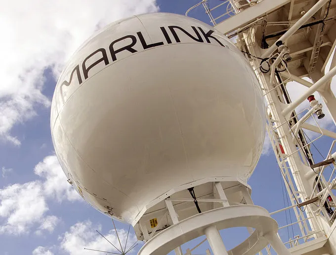 ballon Marlink sur pylone