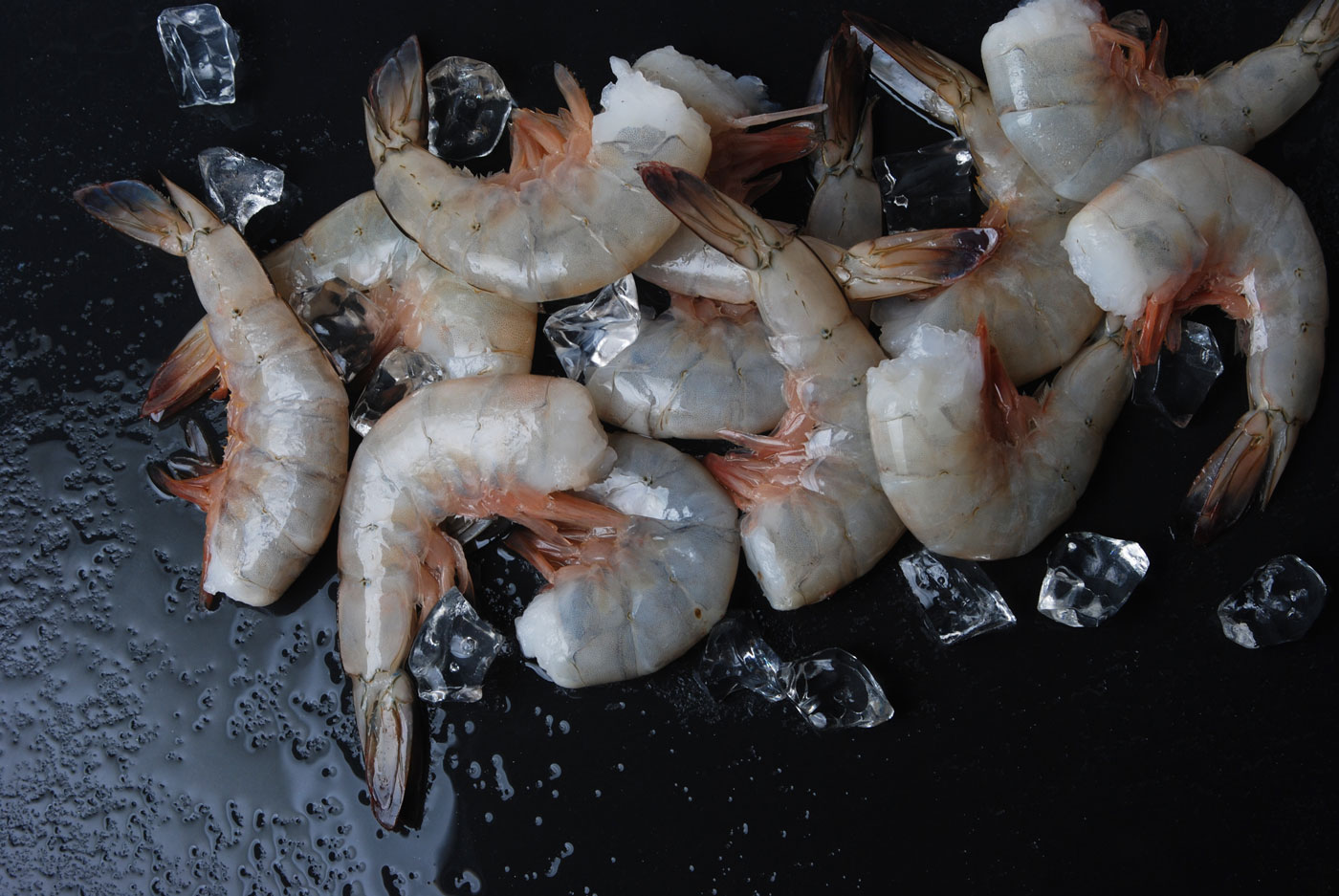Raw wild Mexican shrimp, headless shell-on, on ice