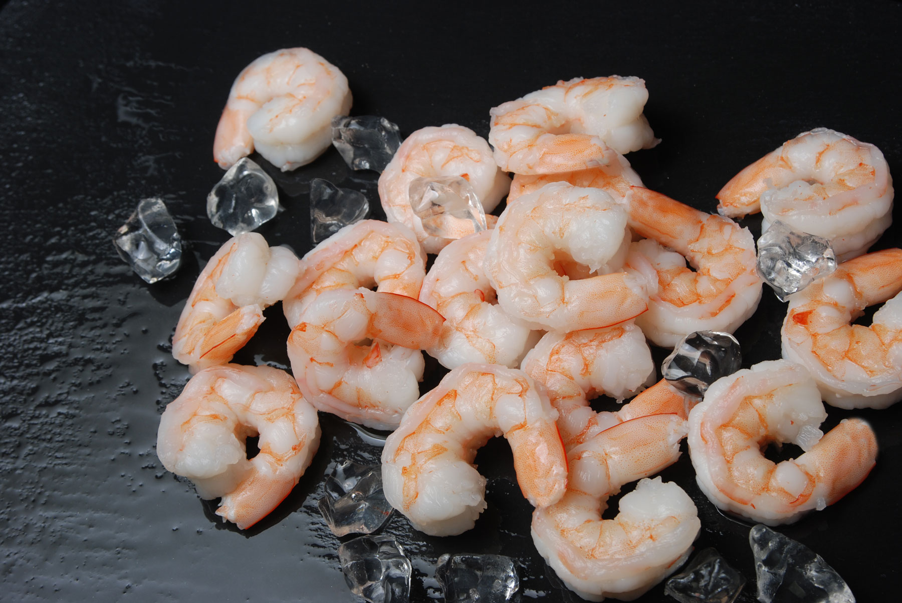 Cooked peeled and deveined white shrimp, tail on