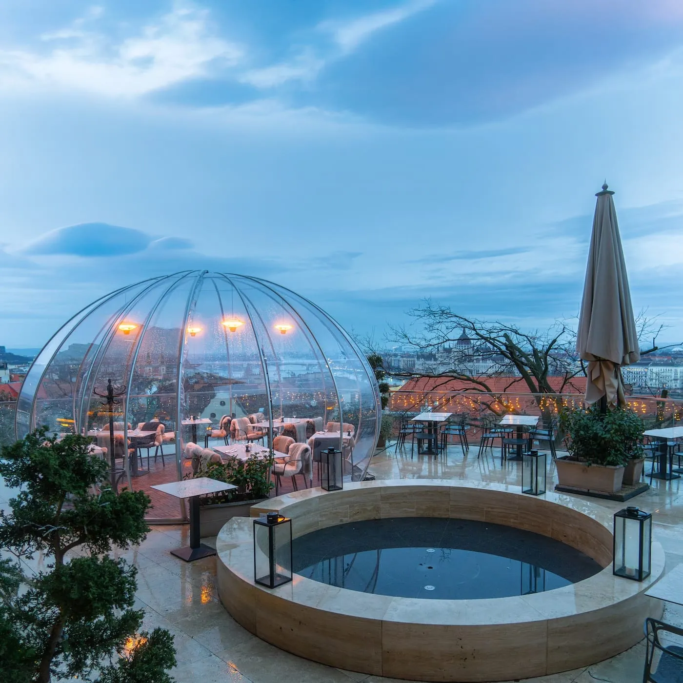 Aranybasyta restaurant outside