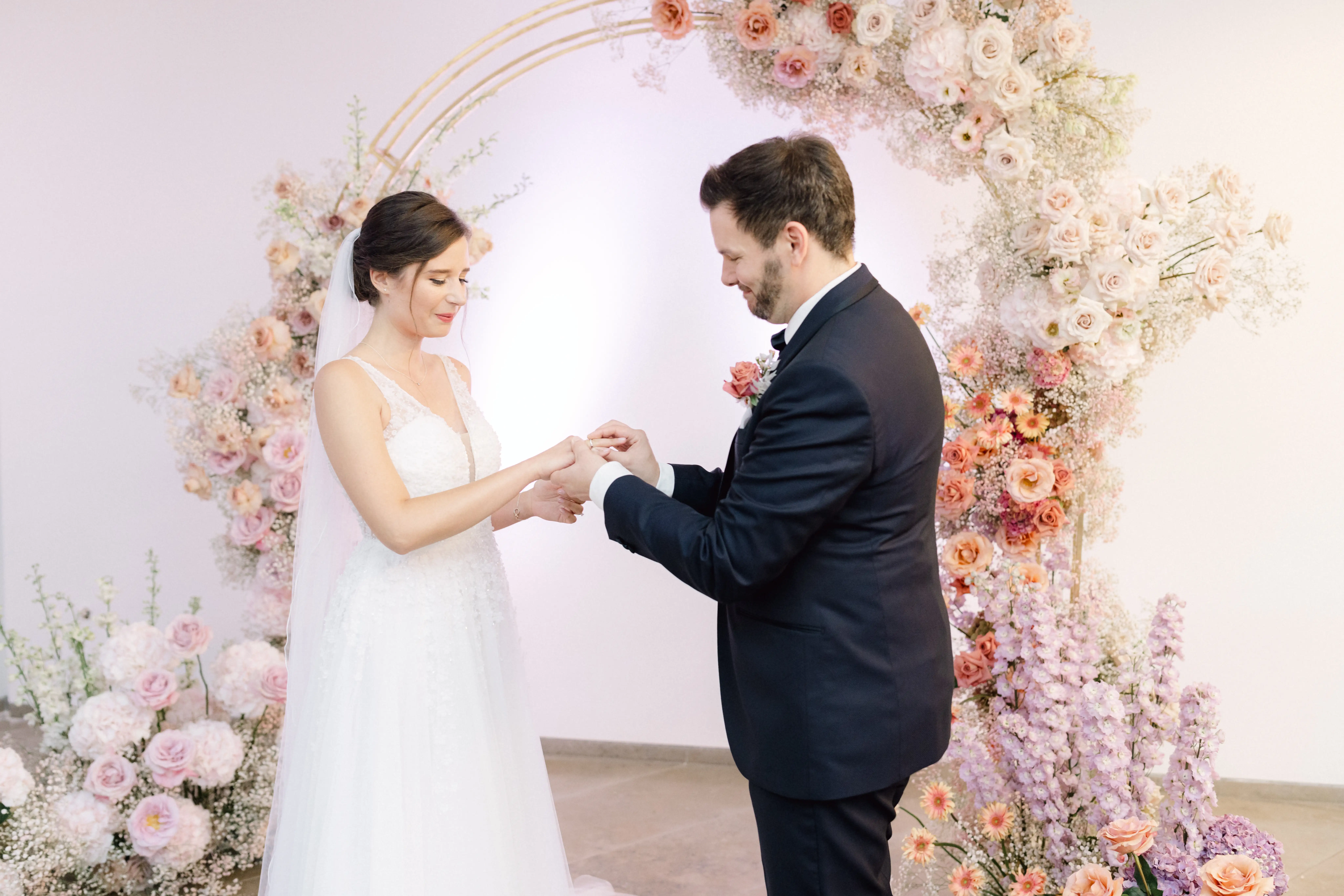 Aranybástya: A Winter Wedding at the Castle