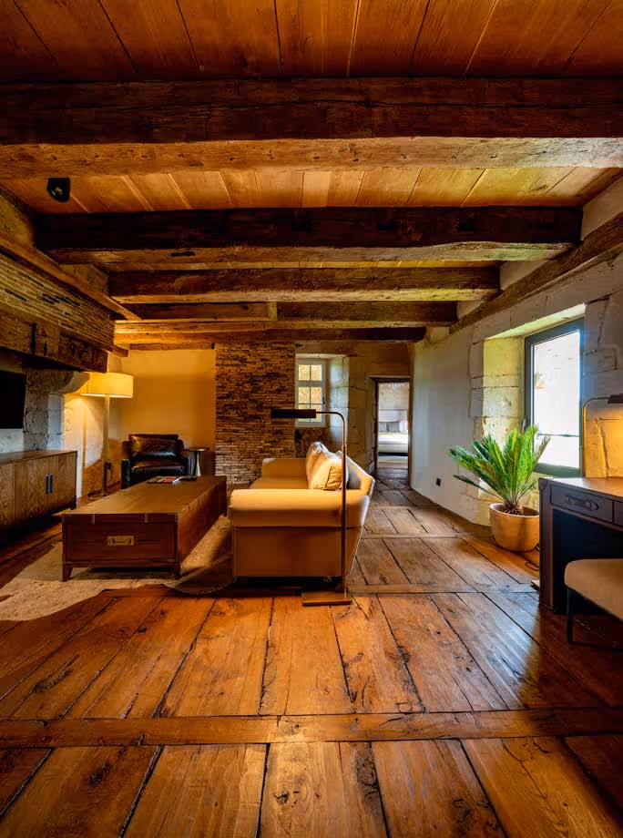 salon of the Toulouse-Lautrec suite