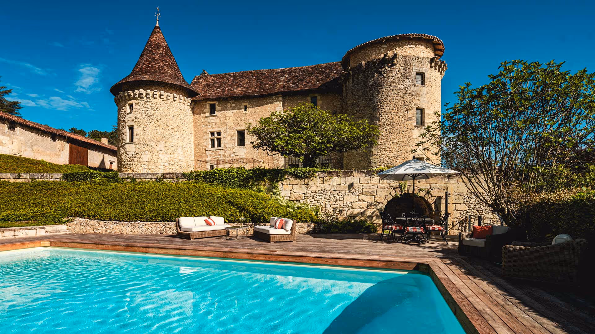 Château de Belet and swimming pool