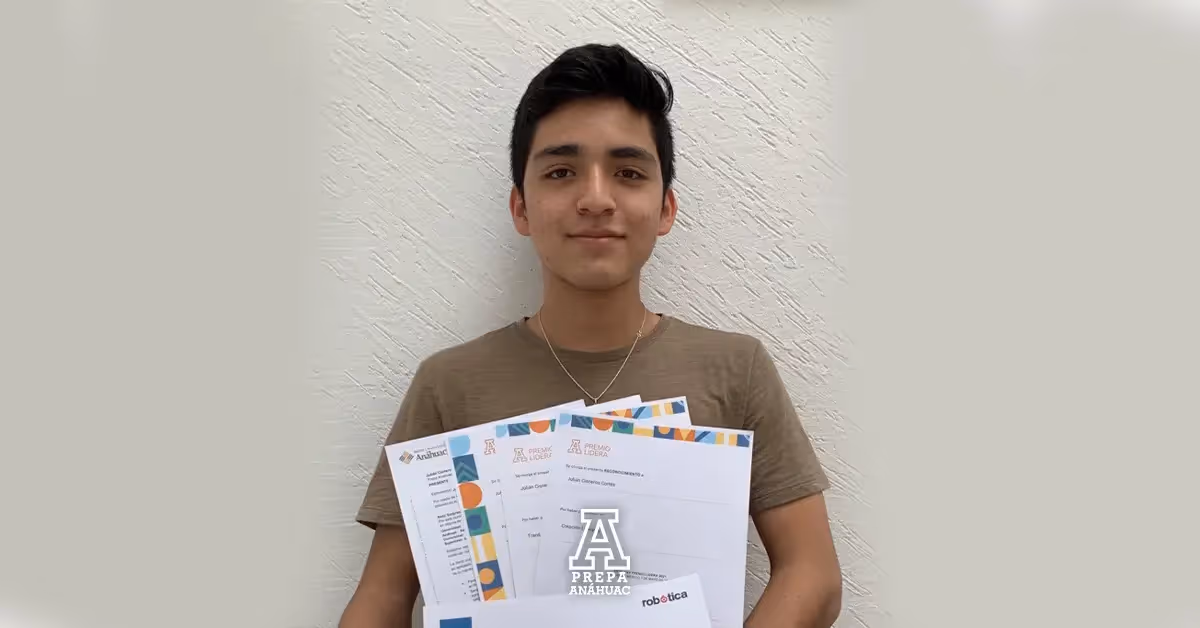 Alumno de Prepa Anáhuac con reconocimientos del Premio Lidera