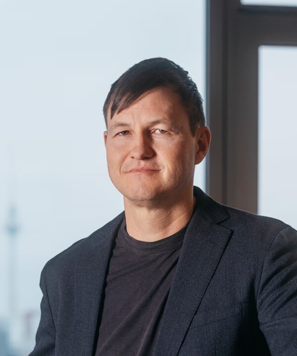 Als Serienunternehmer und Technologie-Investor verfolgt Jan den Aufstieg von Technologie, seitdem er als Teenager im Alter von 15 Jahren seine erste Tech-Aktie kaufte. 