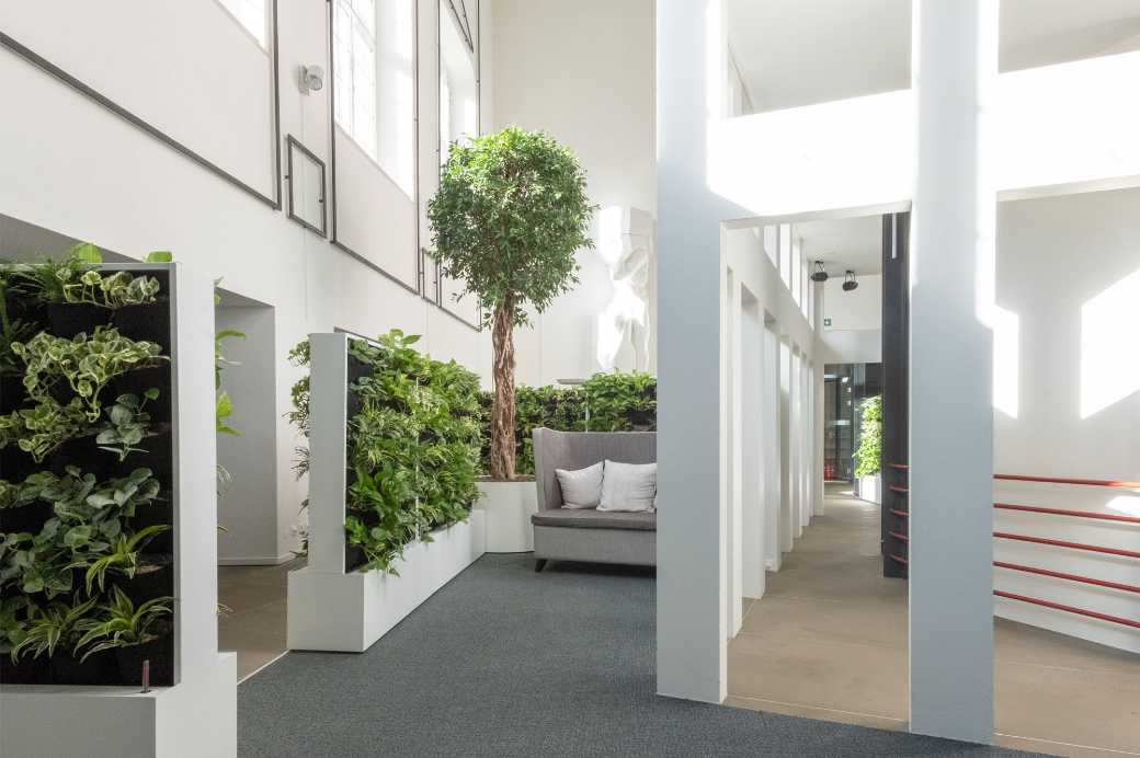 Einbau von Open Space Büros für eine klinische Forschungsorganisation in die Räumlichkeiten der alten Börse in Basel.