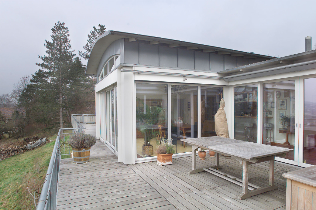 Neubau eines Einfamiilenhauses an exponierter Hanglage.
