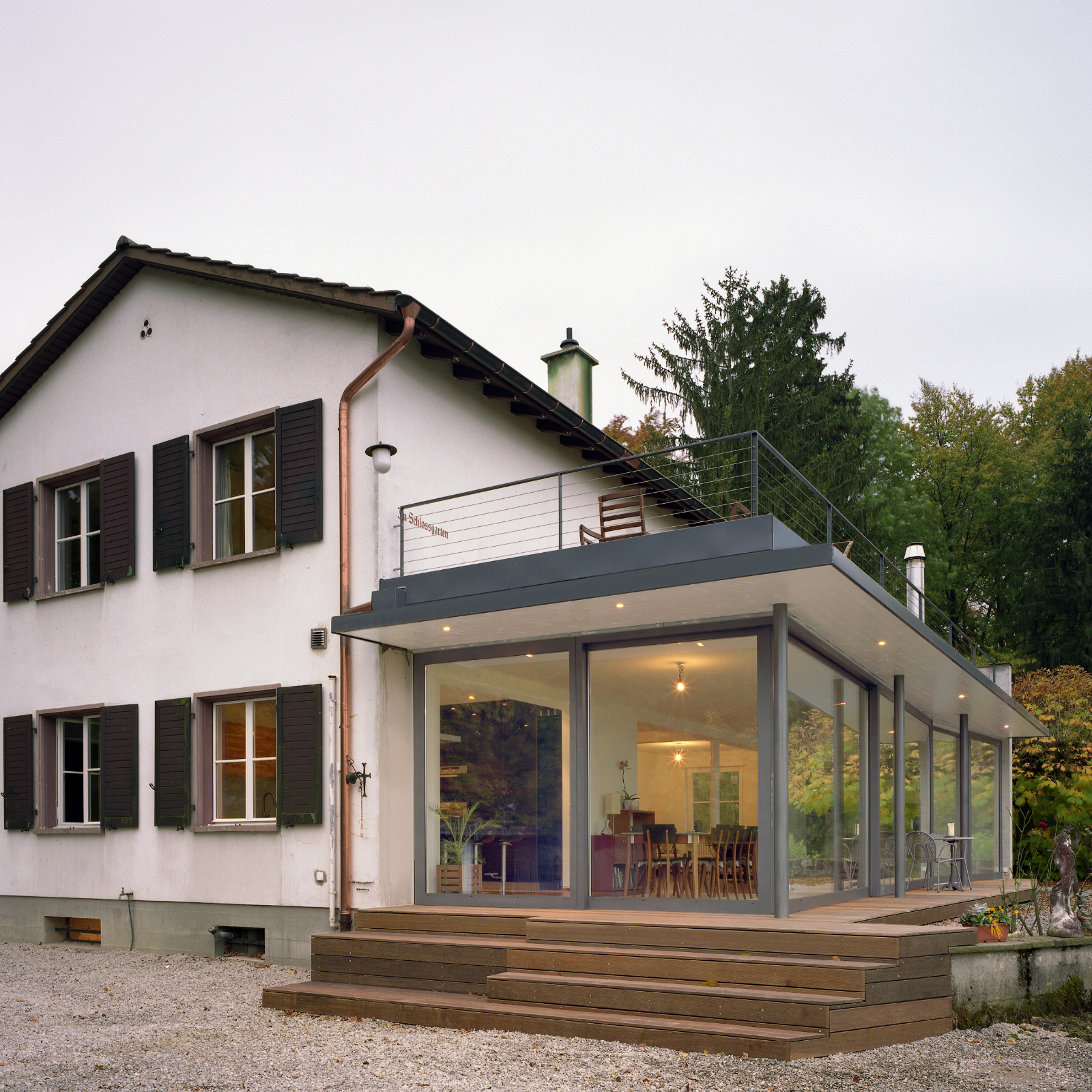 Erweiterung eines Wohnhauses aus den 50er Jahren an einmaliger Lage in Pfeffingen.