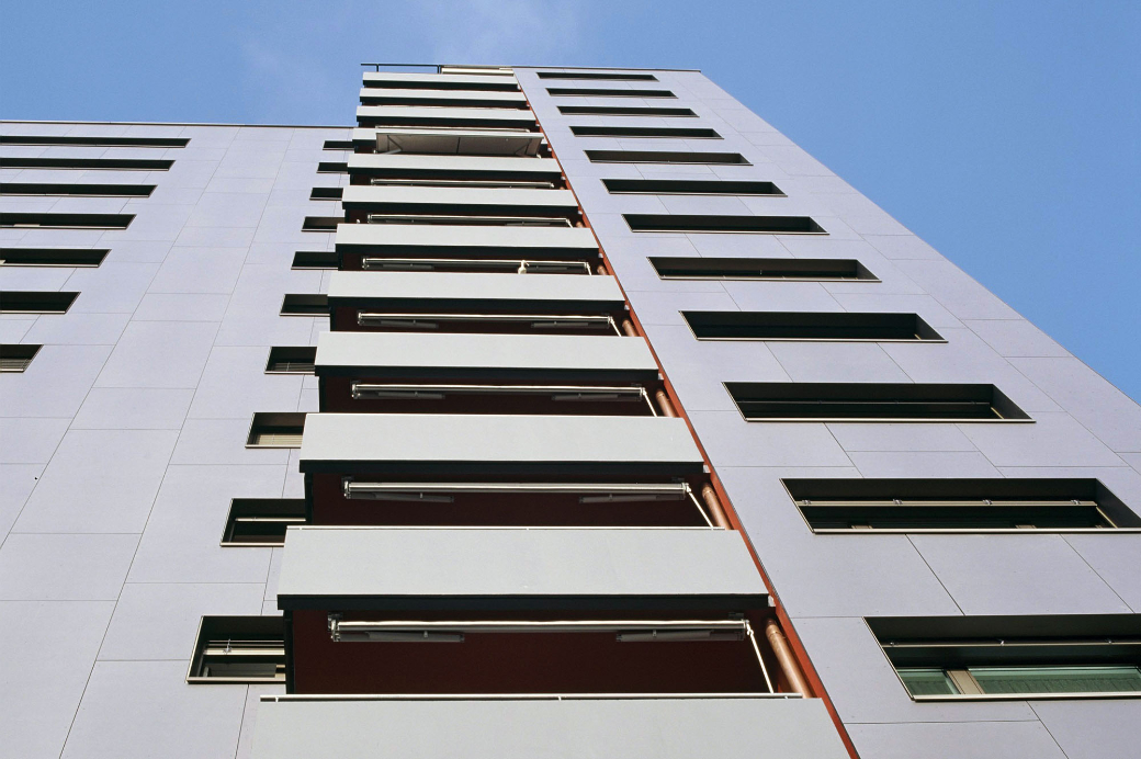 Sanierung einer Wohnüberbauung des Architekten Walter Senn aus dem Jahre 1965.