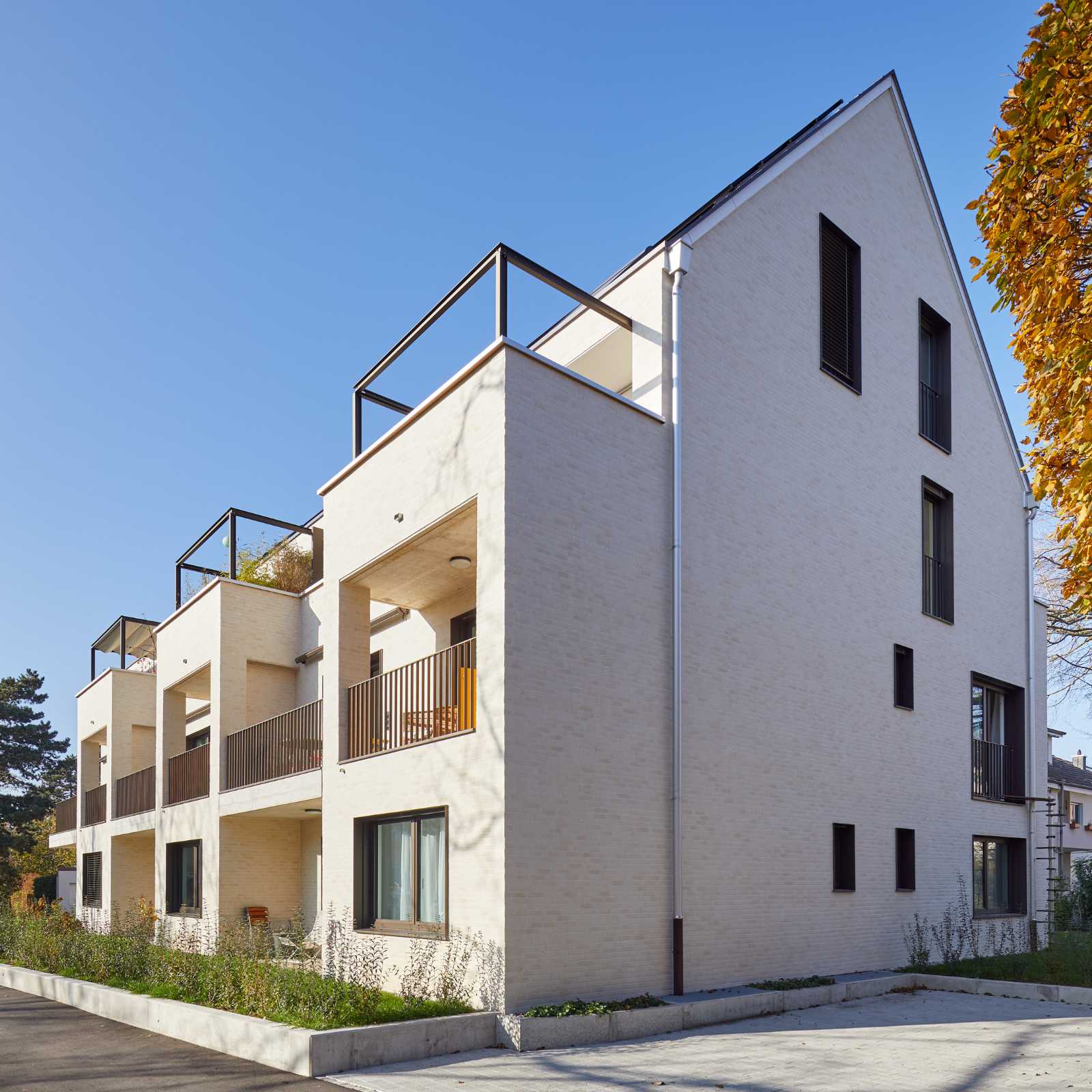 Ersatzneubau in ruhig gelegenem Wohnviertel auf dem Basler Bruderholz.