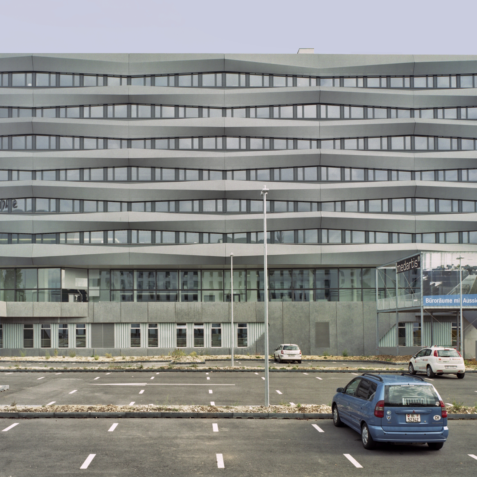 Installation of production areas and offices in the entire House E in Stücki Park for the medical technology company Medartis.