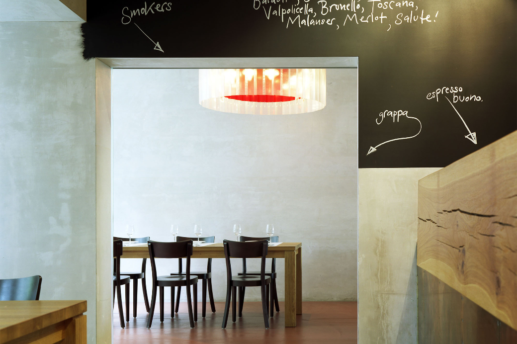 Popular neighbourhood pub in the St. Johanns Quartier with a new look.