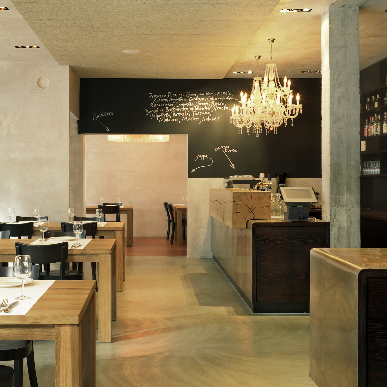 Popular neighbourhood pub in the St. Johanns Quartier with a new look.