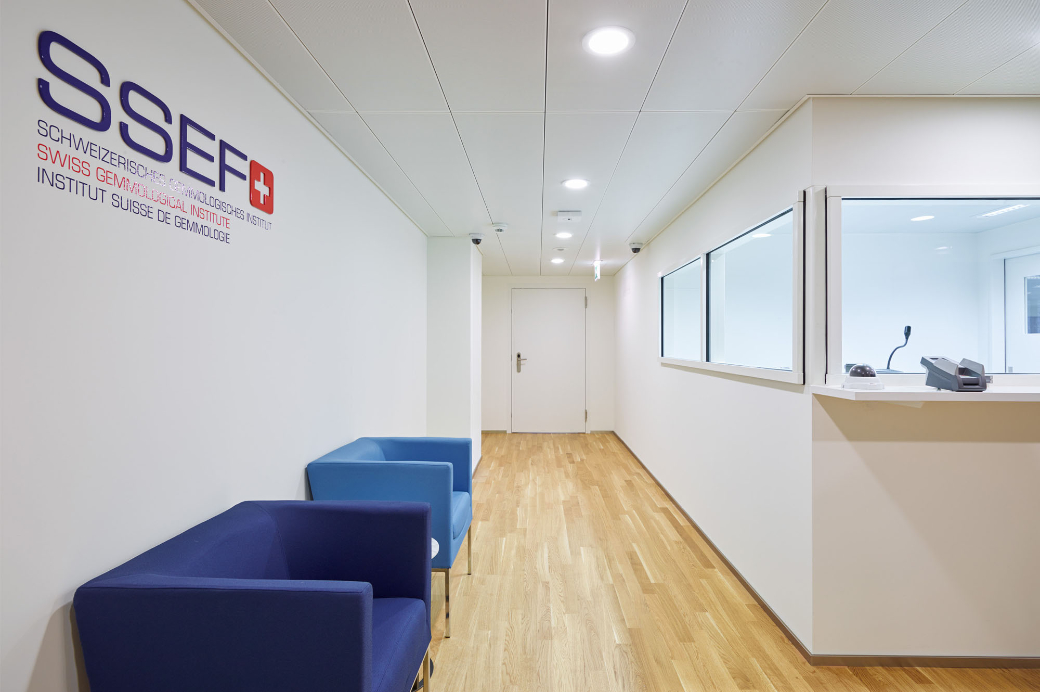 Neuer Standort für die Firma SSEF (Swiss Gemmological Institute) mit grosszügigen Labors auf dem neuesten Stand der Technik.
