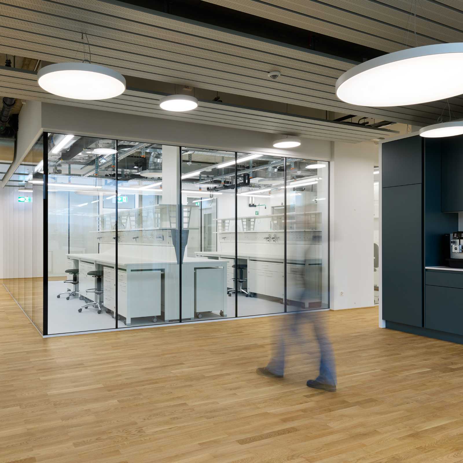 Einbau eines auf Biopharmazie spezialisierten Unternehmens in den Main Campus.