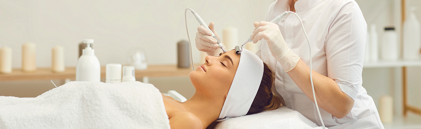 Especialistas en tratamientos estéticos de acuerdo con lo que tu rostro necesite para verte natural y bella