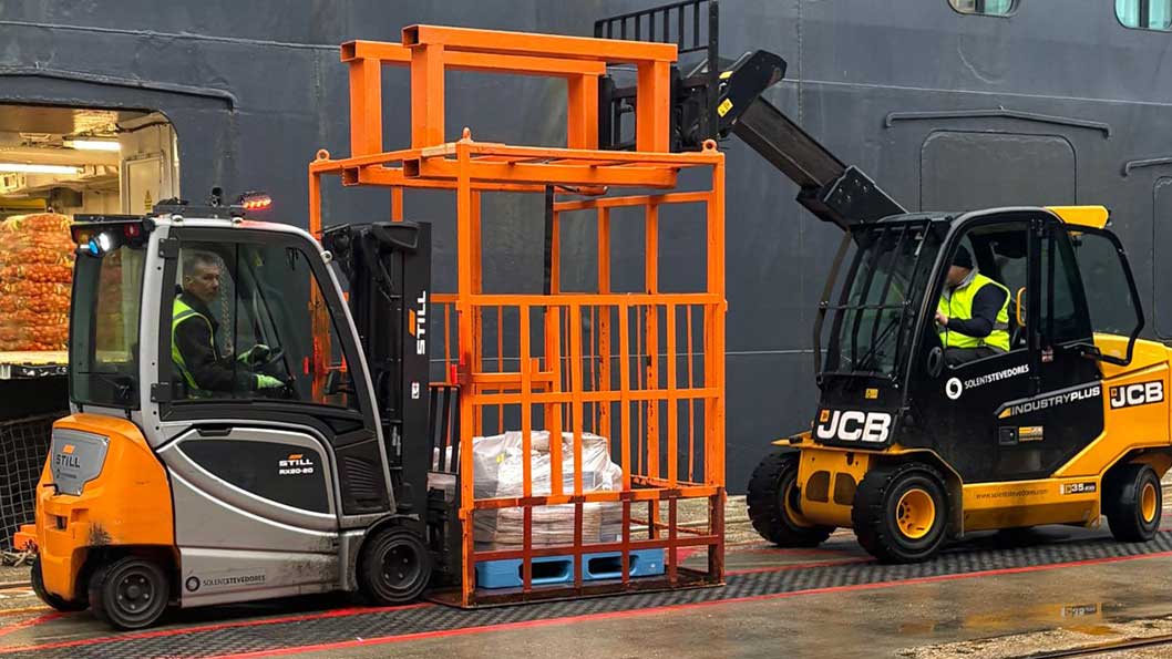 Solent Stevedores loading at port