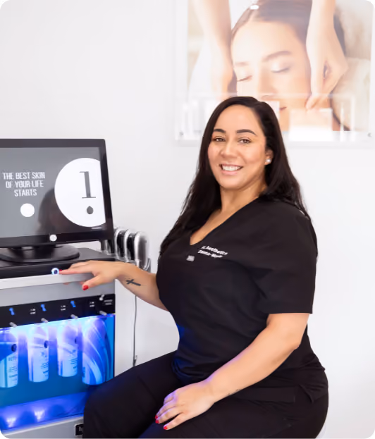 Donna Maria HydraFacial expert