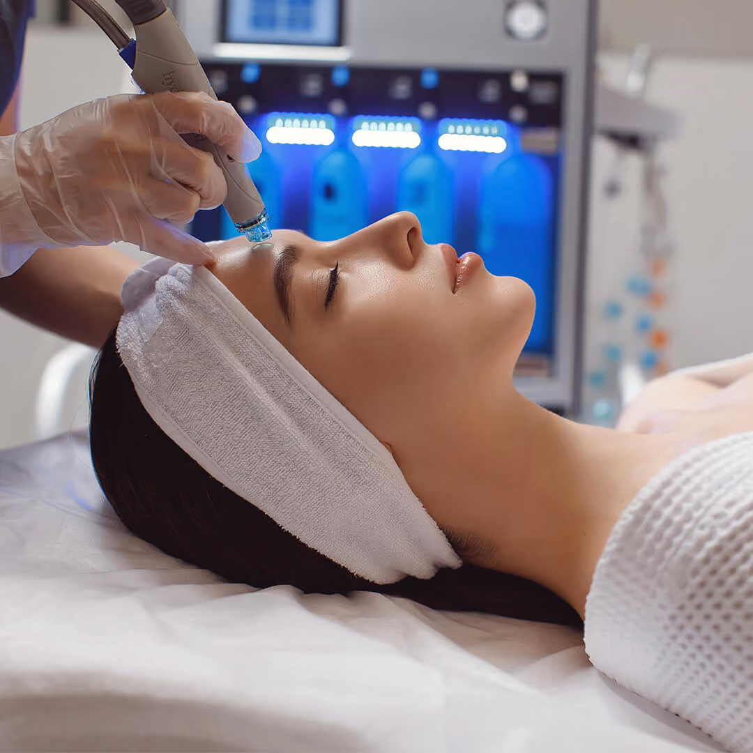 Donna Maria HydraFacial expert