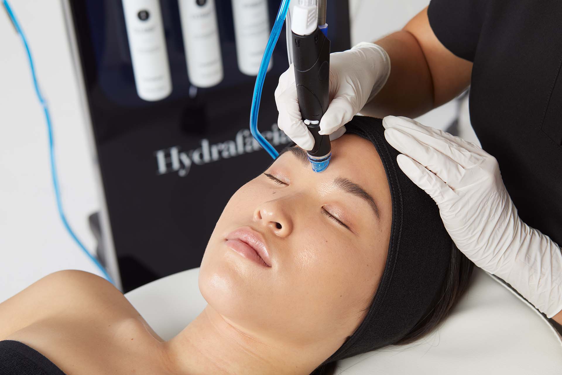 Donna Maria HydraFacial expert
