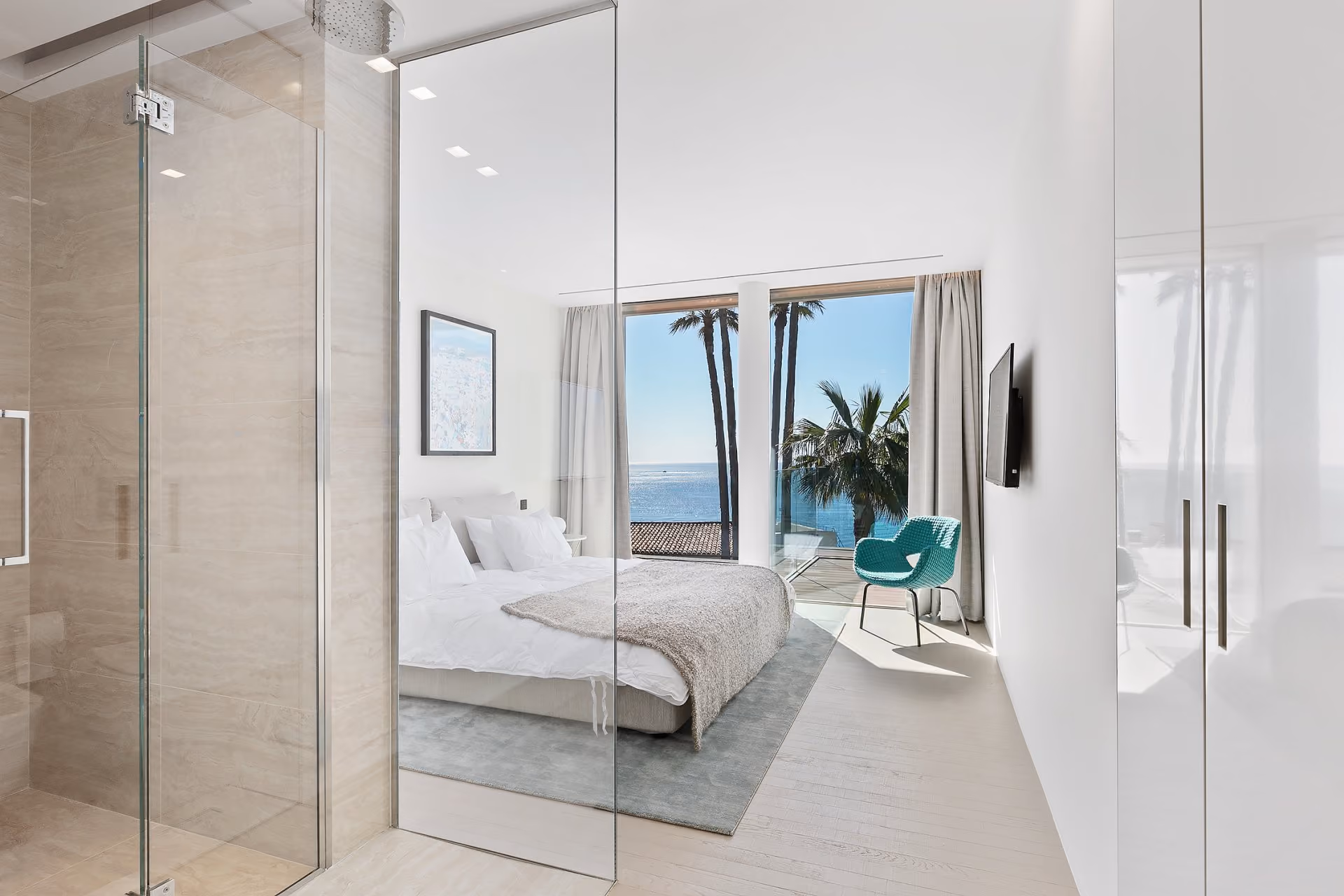 Exceptional villa with sea views