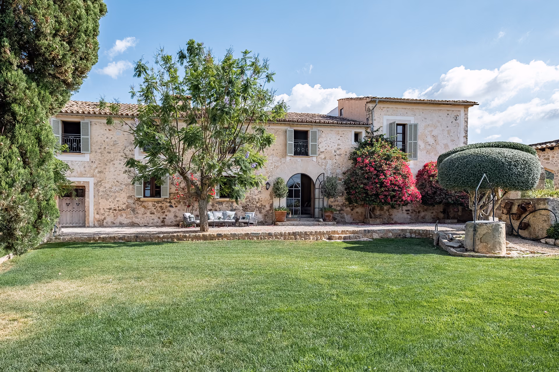 Historic manor house with views of the Tramuntana mountains