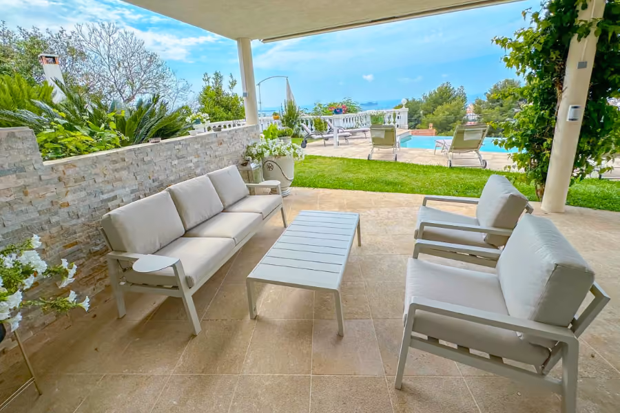 Coastal home in Cannes La Californie with pool