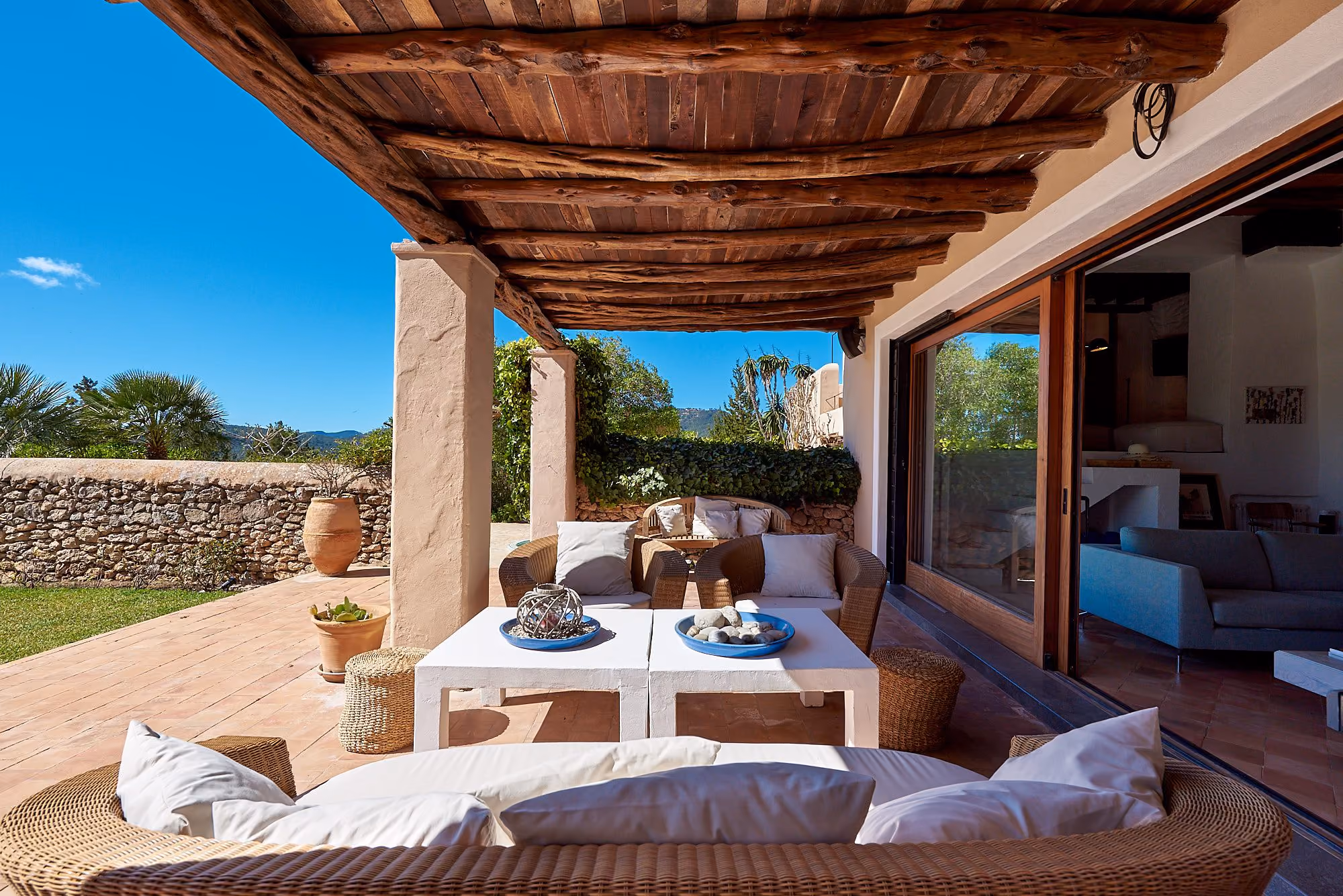 Charming home with sea views