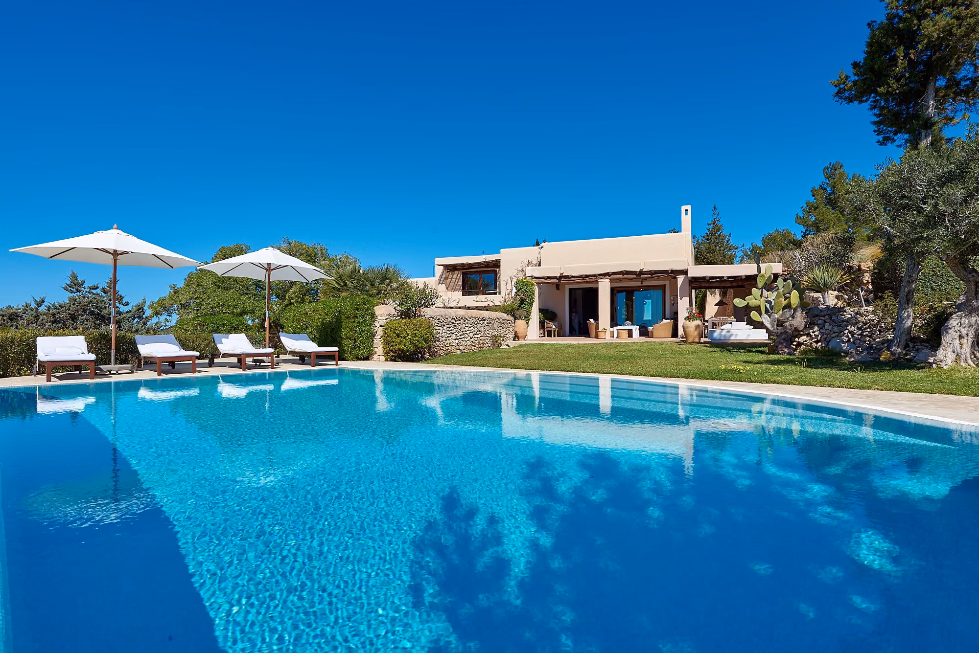 Charming home with sea views