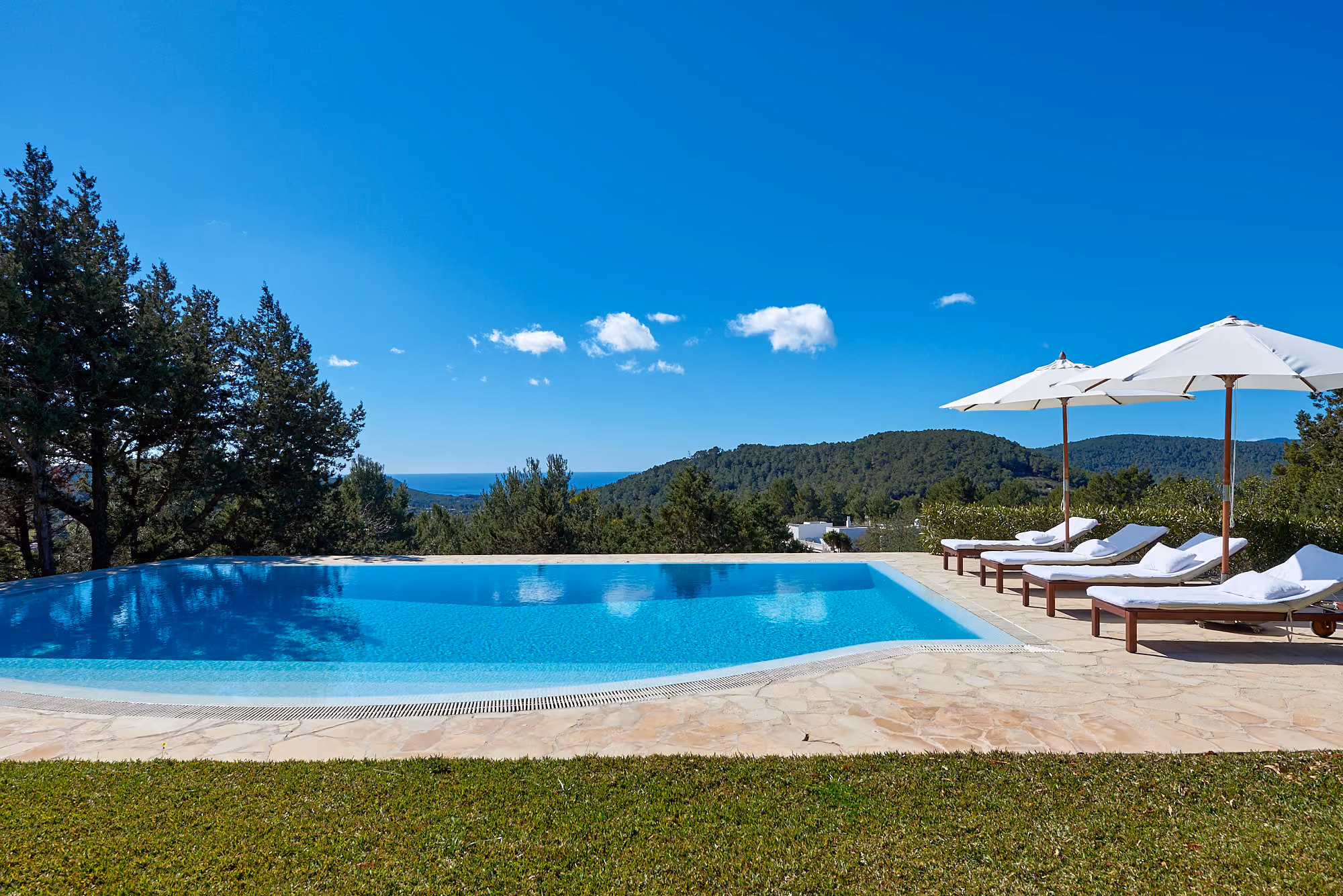 Charming home with sea views