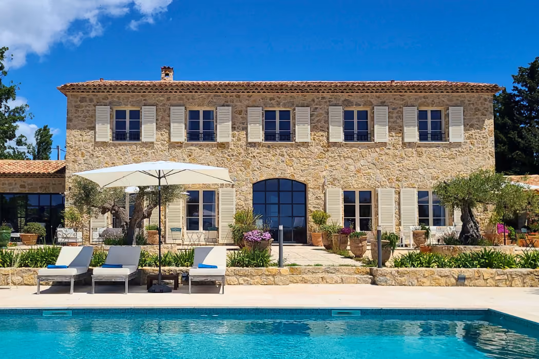 Beautiful bastide with countryside views
