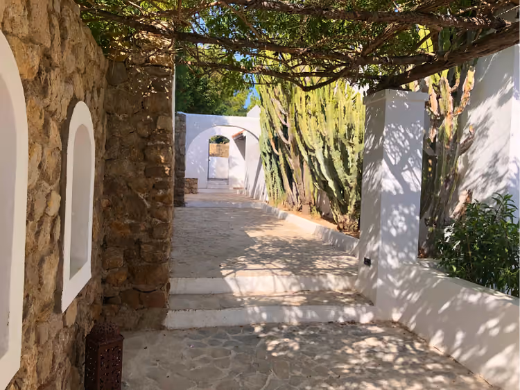 Serene sea view villa above Cala Molí