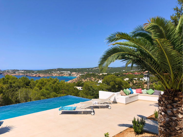 Serene sea view villa above Cala Molí