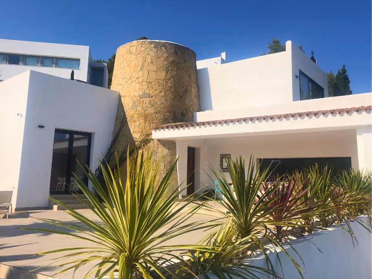 Serene sea view villa above Cala Molí