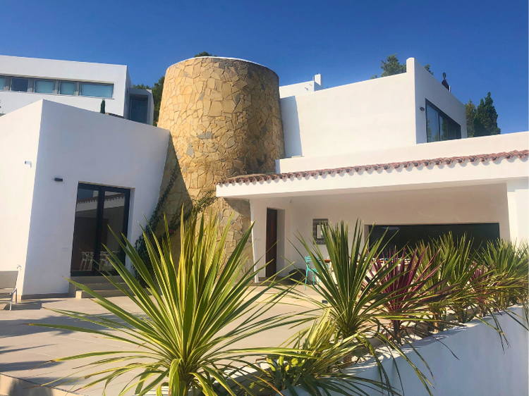 Serene sea view villa above Cala Molí