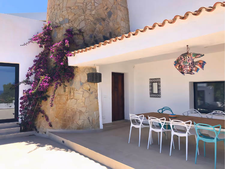 Serene sea view villa above Cala Molí