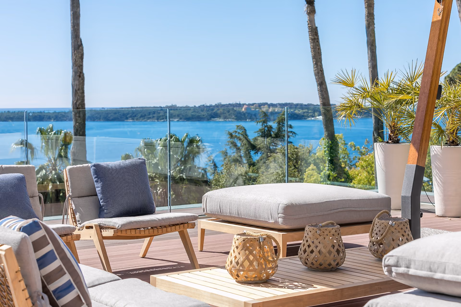 Exceptional villa with sea views