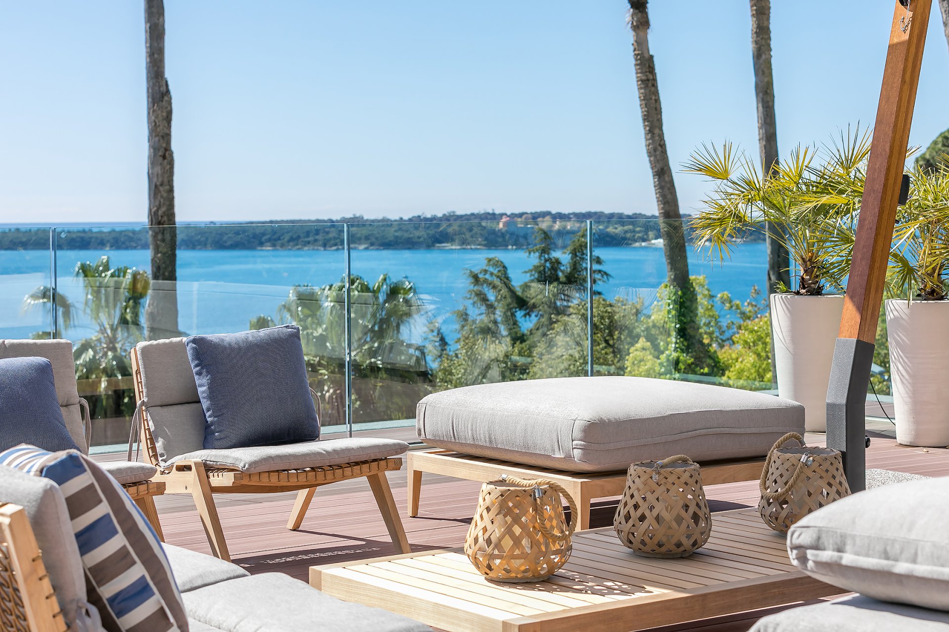 Exceptional villa with sea views