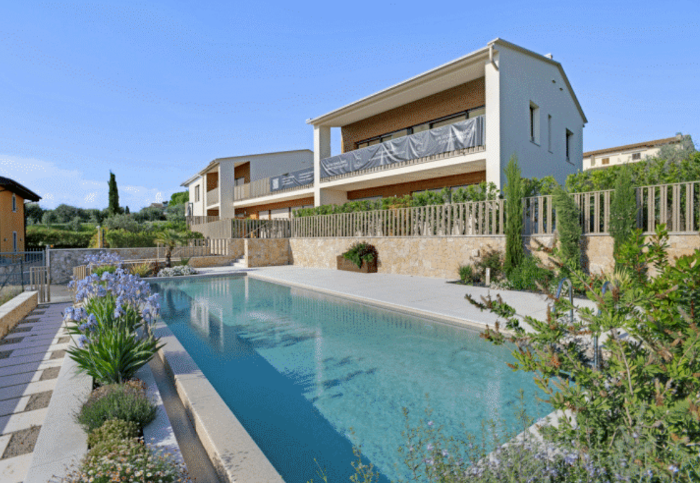 Lake Garda garden apartment with lake view, west-facing terrace