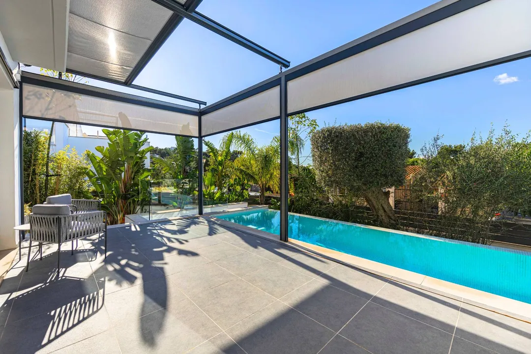 Mallorca Modern Villa with Sea Views, Rooftop Terrace and Infinity Pool in Bonaire